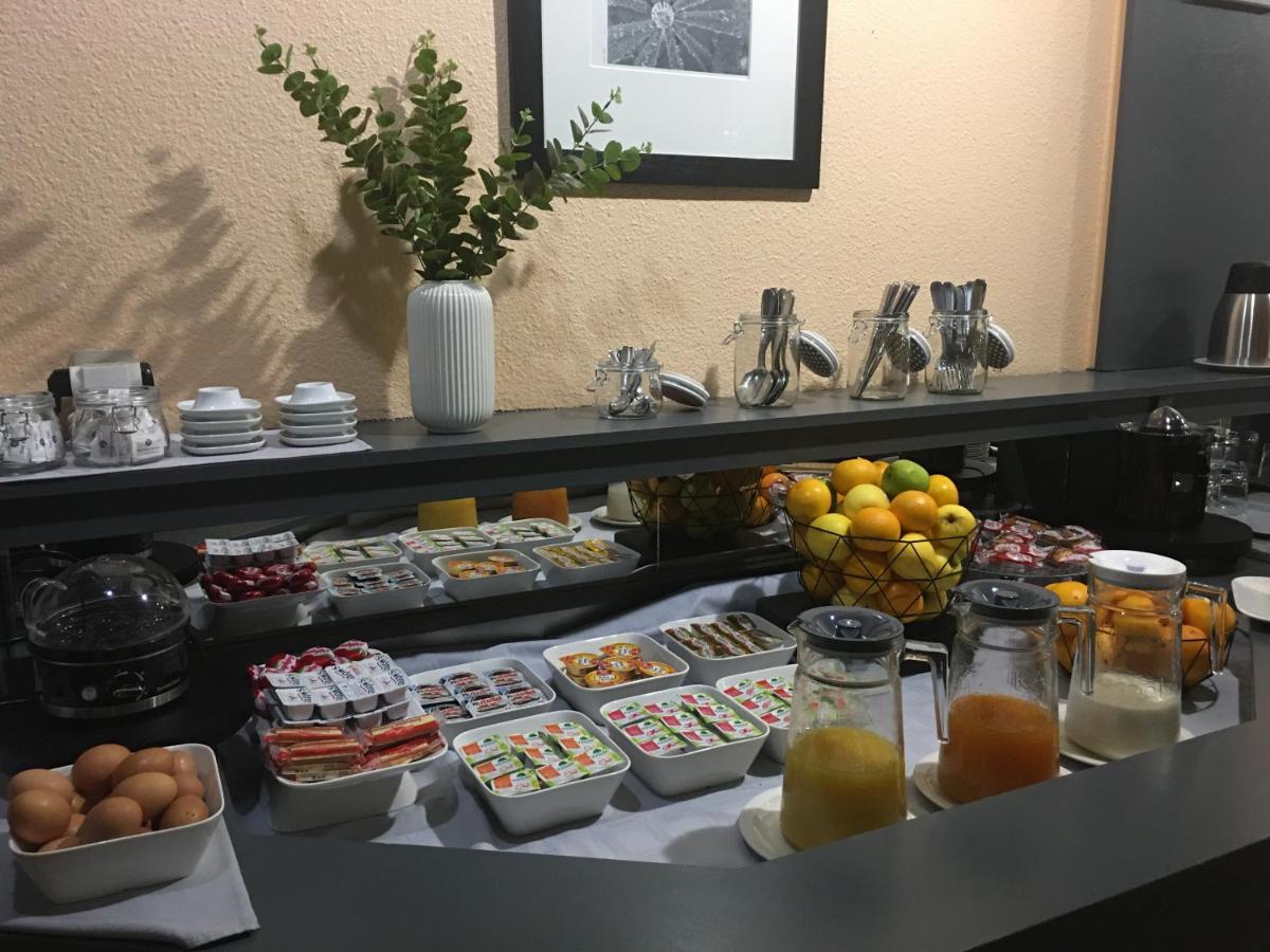 Confort Hotel Montgeron エクステリア 写真