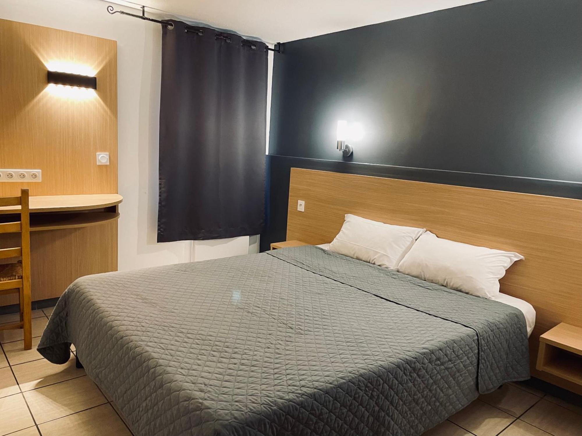 Confort Hotel Montgeron エクステリア 写真