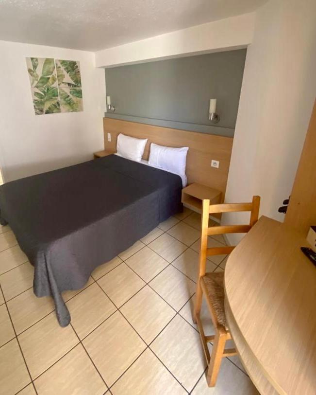 Confort Hotel Montgeron エクステリア 写真