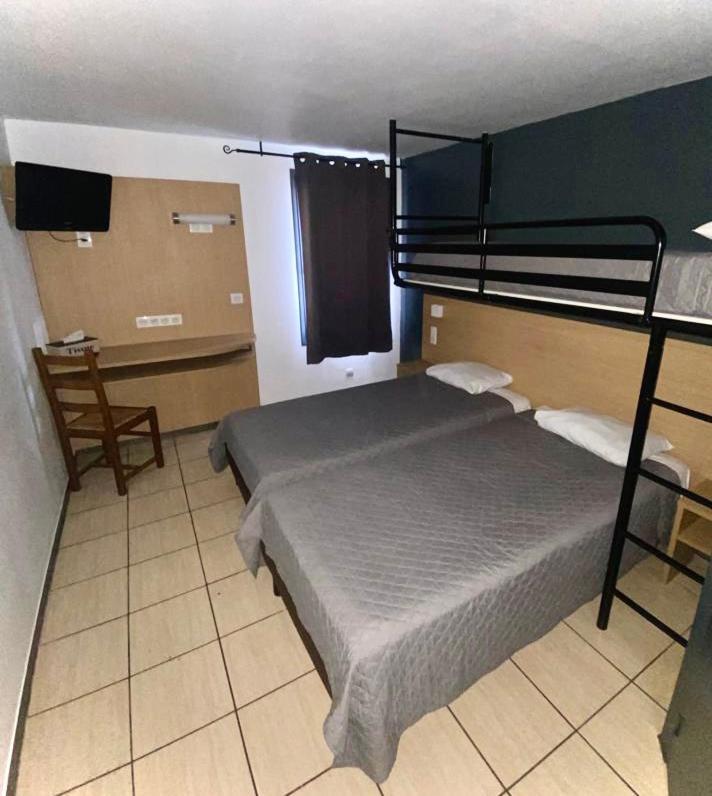 Confort Hotel Montgeron エクステリア 写真