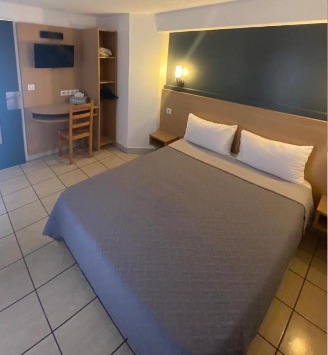 Confort Hotel Montgeron エクステリア 写真