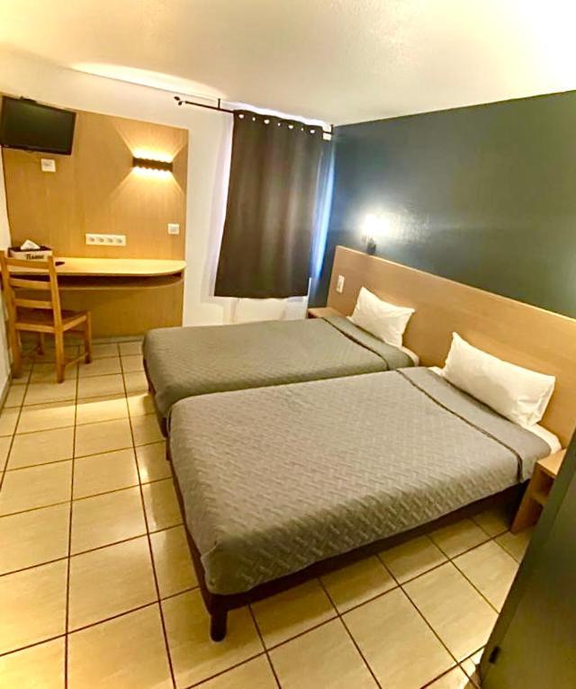 Confort Hotel Montgeron エクステリア 写真