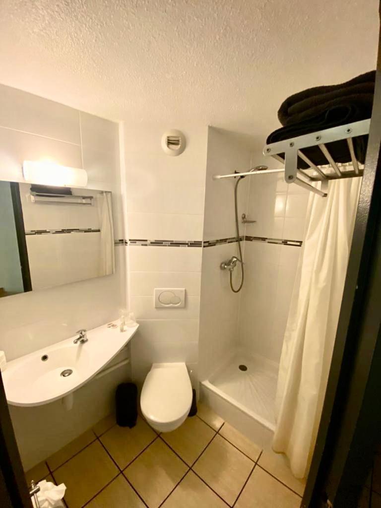 Confort Hotel Montgeron エクステリア 写真