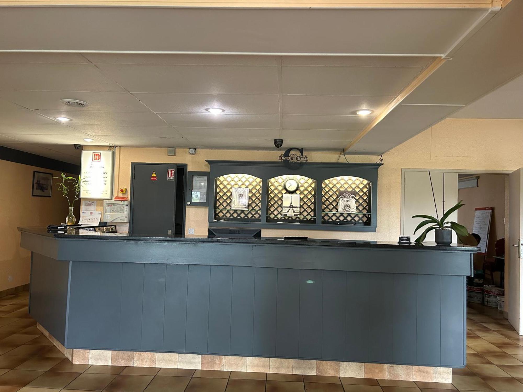Confort Hotel Montgeron エクステリア 写真